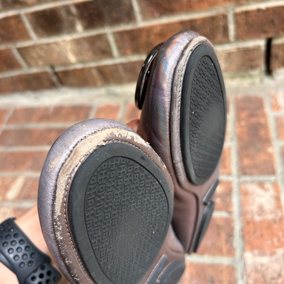 Tory Burch Minnie Gunmetal Metallic Iridescent Leather Travel Ballet Flat - Picture 7 of 8